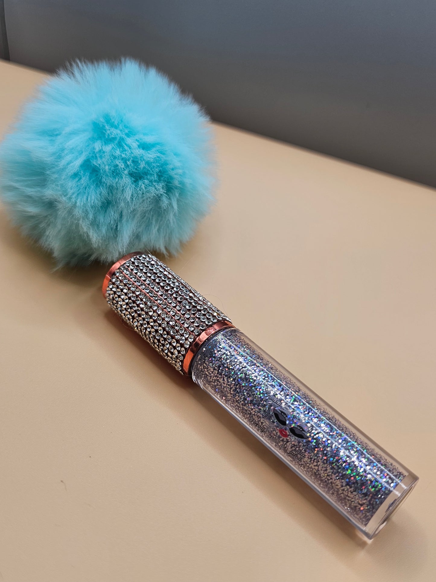 LIP Gloss
