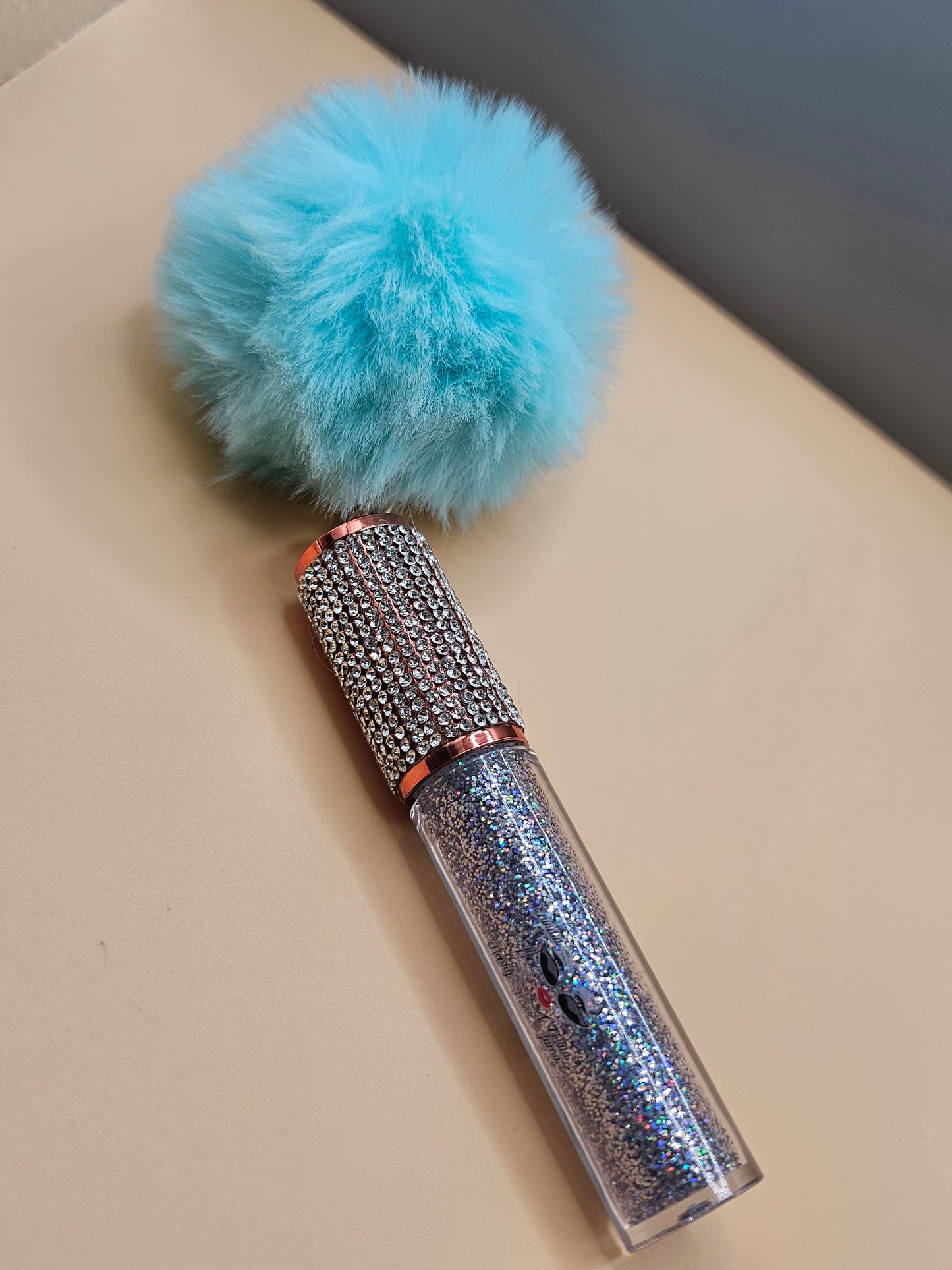 LIP Gloss