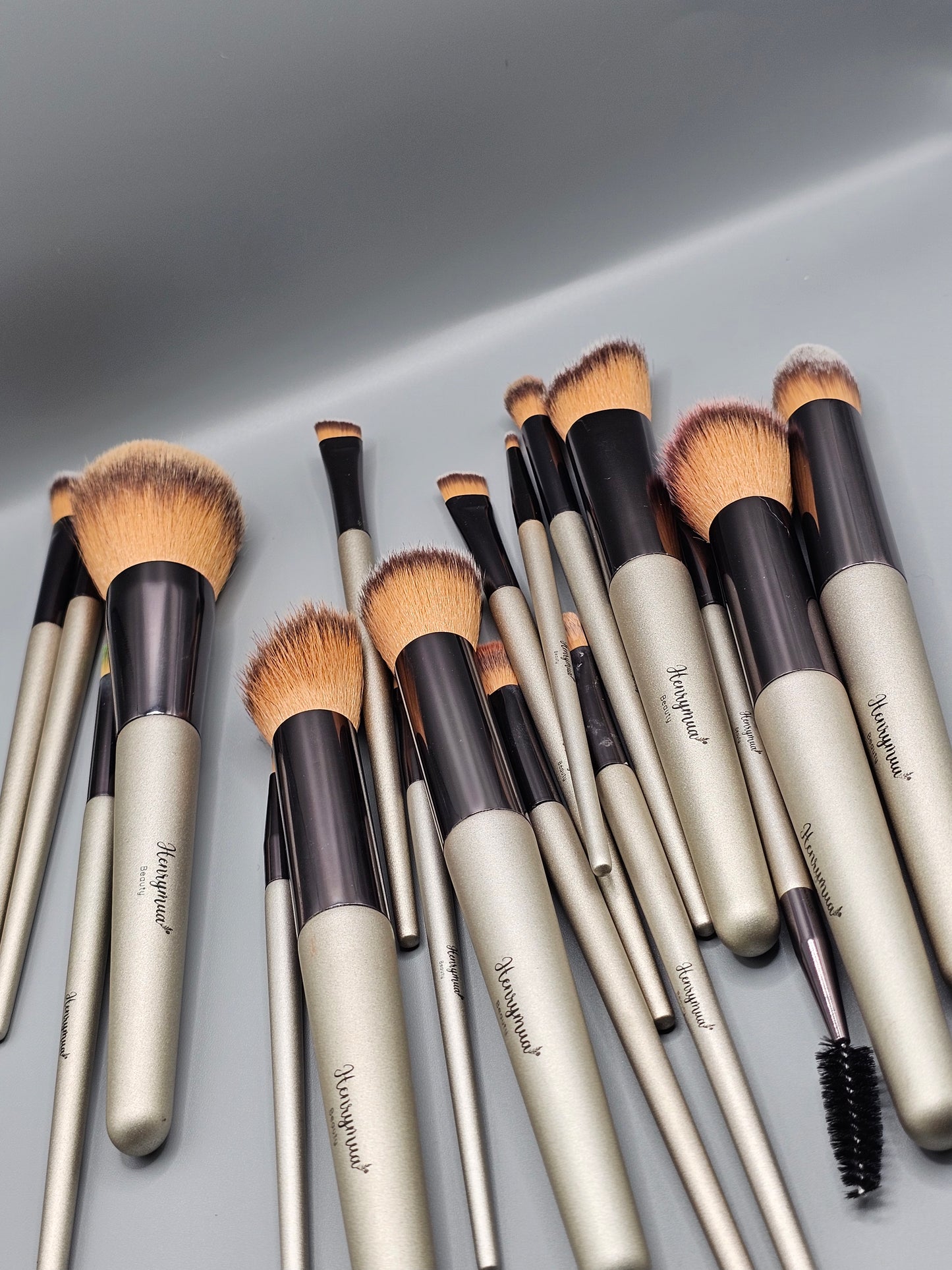 SET DE BROCHAS 18 UNIDADES