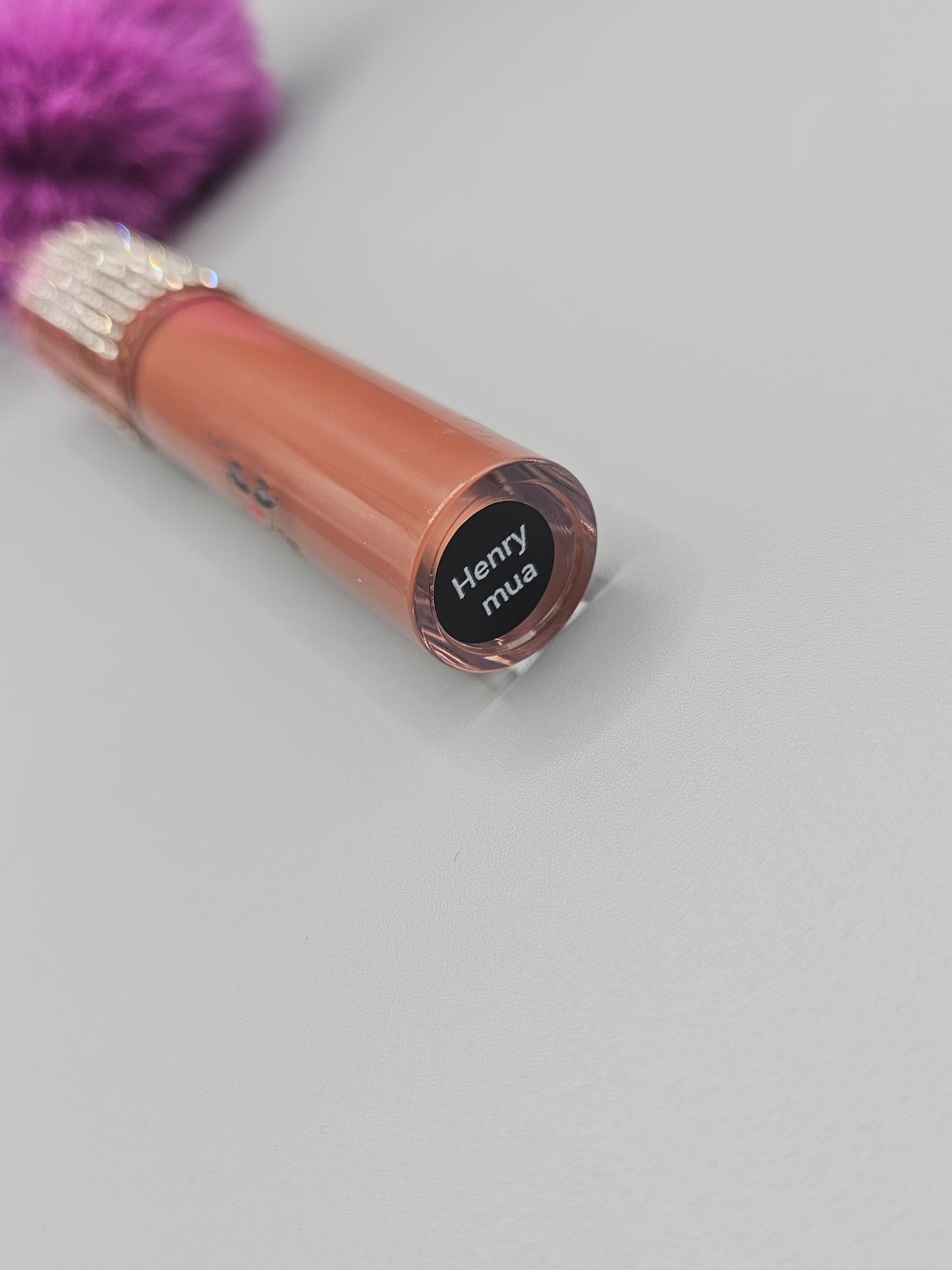 Labial mate Henrymua